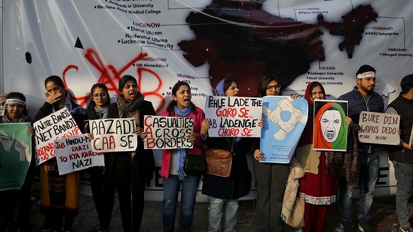 Novos protestos contra lei da cidadania Novos protestos contra lei da cidadania