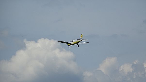 Flugzeugabsturz in Österreich: Vater tot, 2 Töchter schwer verletzt Flugzeugabsturz in Österreich: Vater tot, 2 Töchter schwer verletzt