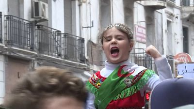 Az algériaiak nem kérnek az új elnökből