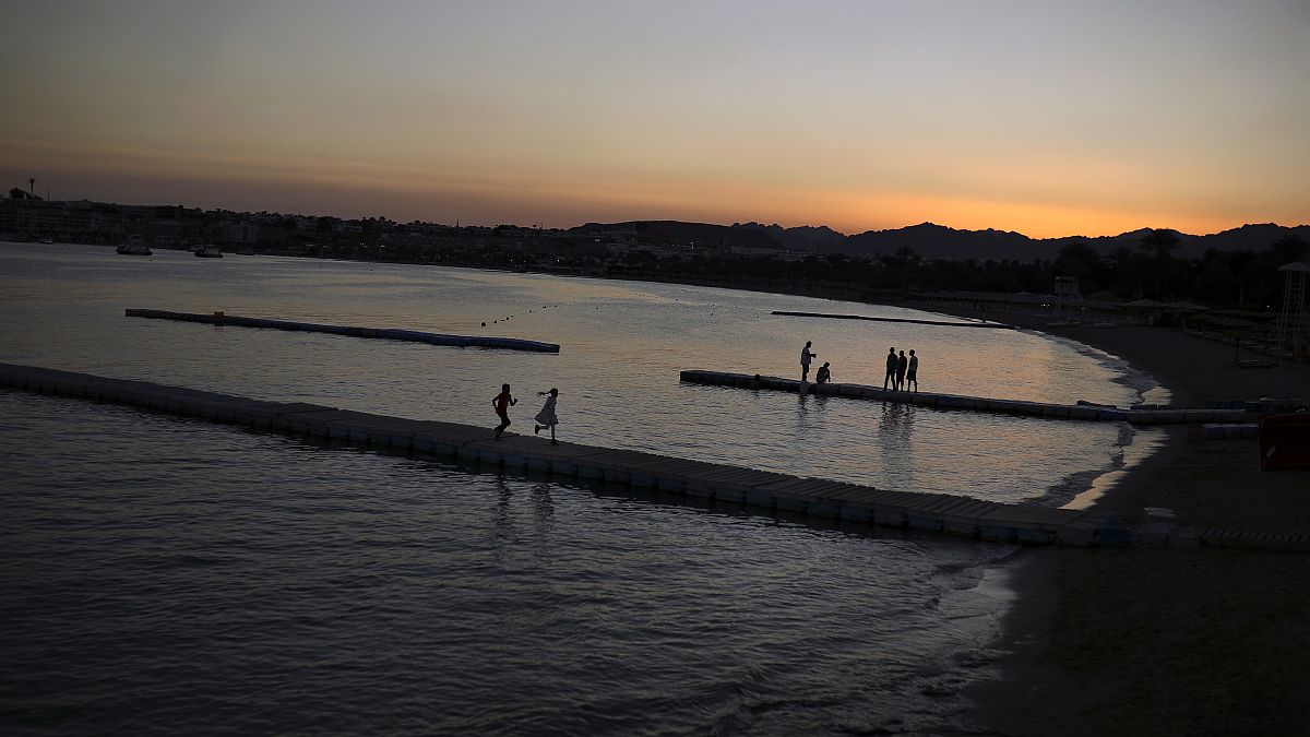 صورة لأحد شواطئ البحر الأحمر في مصر