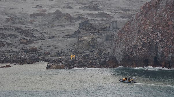 Yeni Zelanda'daki yanardağ patlamasında ölü sayısı 19'a yükseldi Yeni Zelanda'daki yanardağ patlamasında ölü sayısı 19'a yükseldi