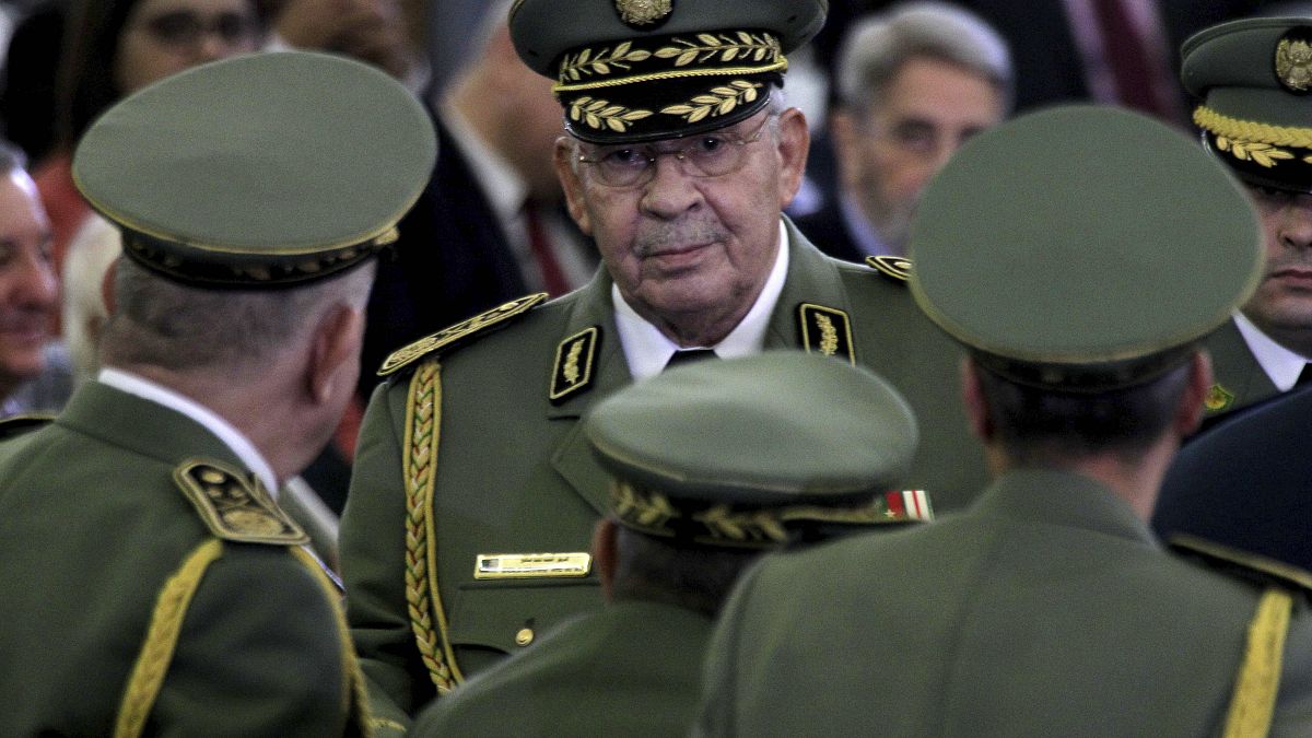 قائد أركان الجيش الجزائري احمد قايد صالح