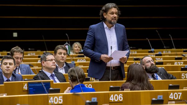 Távolodik a Fidesz a Néppárttól, heteken belül döntés lehet Távolodik a Fidesz a Néppárttól, heteken belül döntés lehet