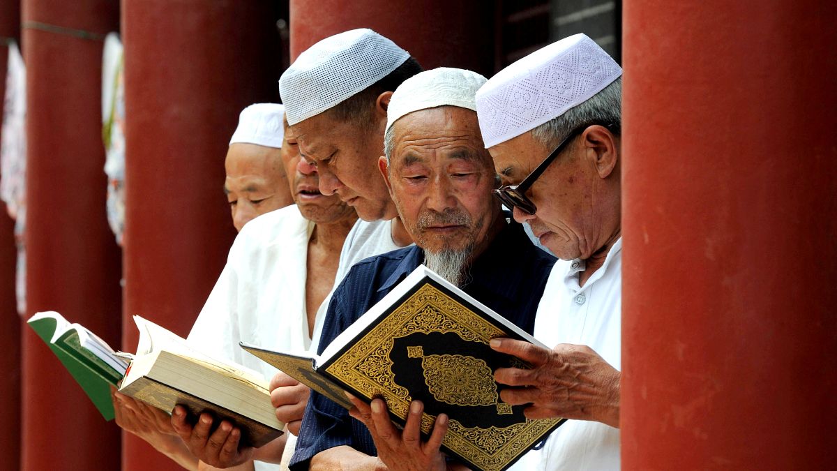 Çin, Kur'an ve İncil'in Komünist Parti ideolojisine göre yeniden yazılması için harekete geçti 