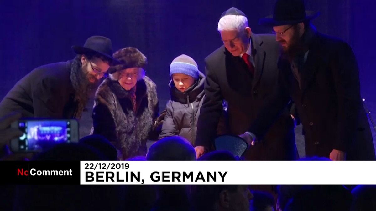 Európa legnagyobb kivilágított menórájával vette kezdetét a Hanuka Berlinben