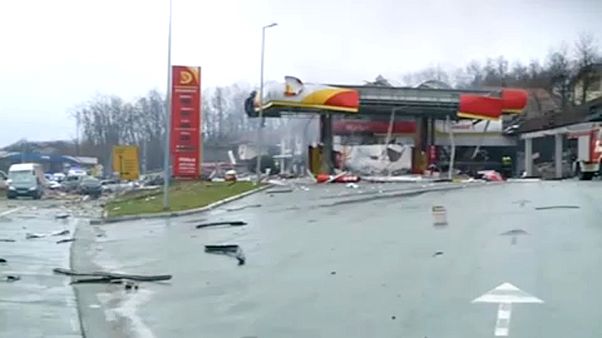 Felrobbant egy benzinkút Boszniában Felrobbant egy benzinkút Boszniában