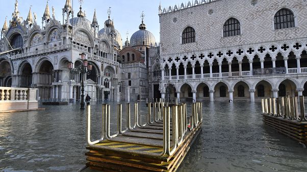 La Place Saint-Marc de Venise sous les eaux, le 23 décembre 2019 La Place Saint-Marc de Venise sous les eaux, le 23 décembre 2019