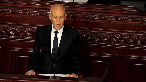 Tunus Cumhurbaşkanı Libyalı temsilcilerle ülkedeki krizi görüştü Tunus Cumhurbaşkanı Libyalı temsilcilerle ülkedeki krizi görüştü