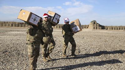 Американским военным в Сирии привезли подарки