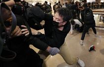 Χονγκ Κονγκ: Η αστυνομία έκανε χρήση δακρυγόνων κατά των διαδηλωτών