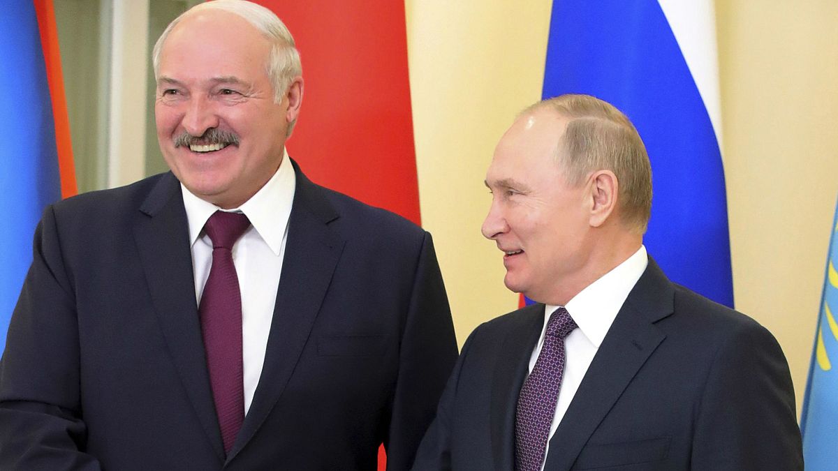 Belarus Devlet Başkanı Aleksander Lukaşenko ile Rusya Devlet Başkanı Vladimir Putin, Rusya'nın St. Petersburg kentinde bir araya geldi. 20 Aralık 2019