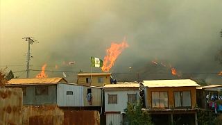 Incêndio alastra em Valparaíso