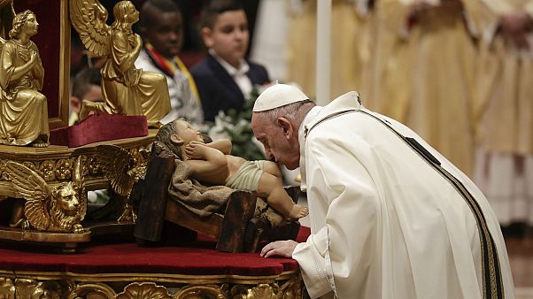 Papa Francis Vatikan'da geleneksel Noel ayinini yönetti Papa Francis Vatikan'da geleneksel Noel ayinini yönetti