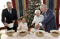 La famille royale britannique met la main à la pâte