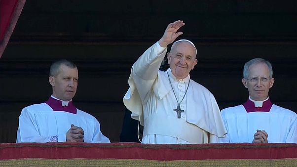 Papst erteilt Weihnachtssegen Papst erteilt Weihnachtssegen