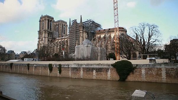 Notre-Dame de Paris sem missas de Consoada e de Natal Notre-Dame de Paris sem missas de Consoada e de Natal