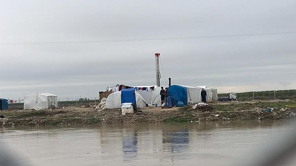 Adana'da binlerce mevsimlik tarım işçisi mahsur durumda Adana'da binlerce mevsimlik tarım işçisi mahsur durumda