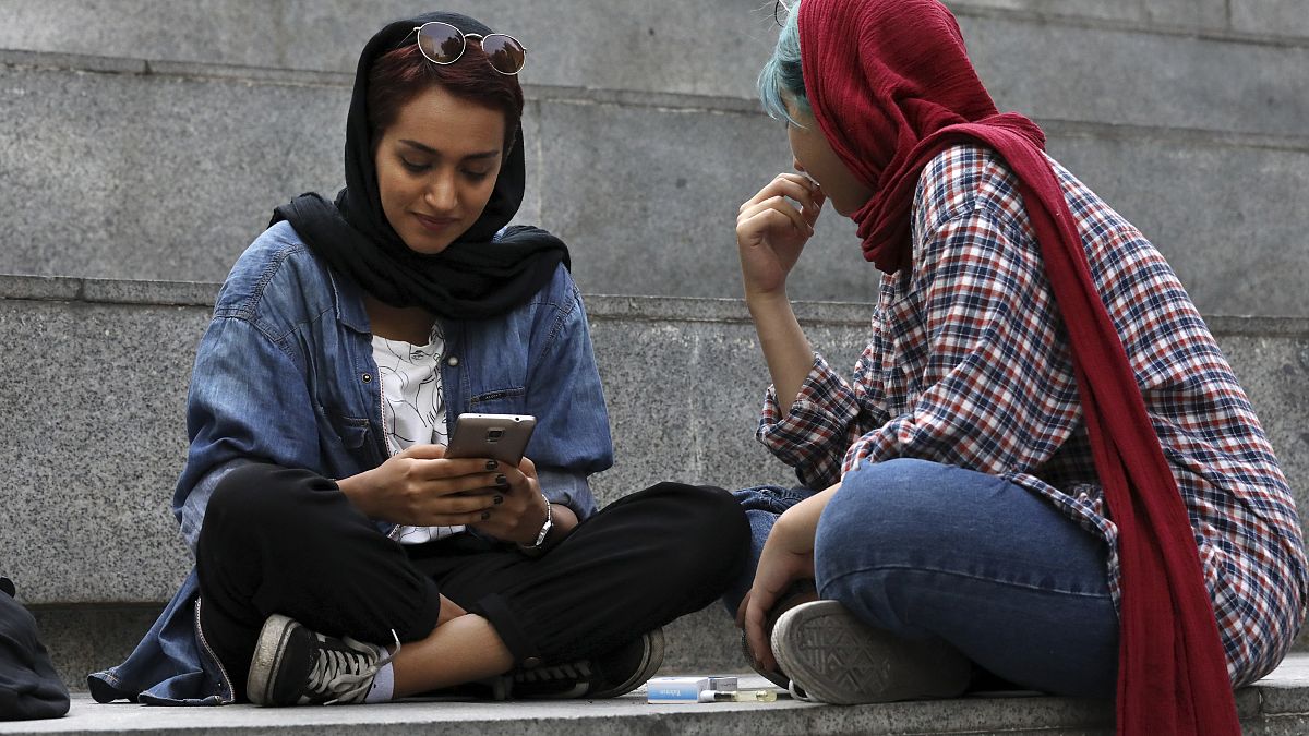 İran'da yeni protesto çağrılarının gölgesinde internete kısıtlama getirildi 