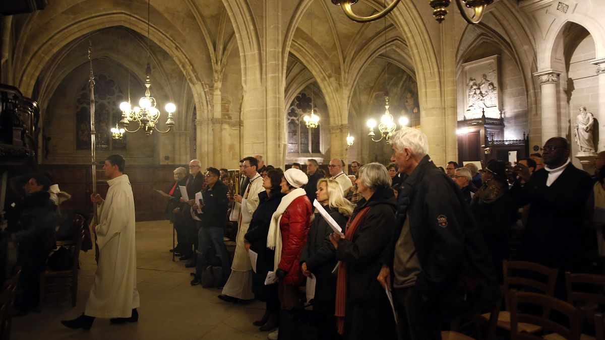 Notre Dame worshippers switched to the Saint-Germain l'Auxerrois church in Paris