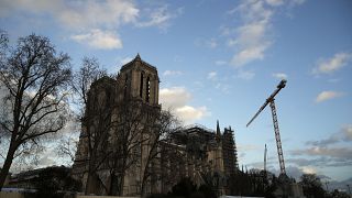 Hay 50% de posibilidades de que la estructura de Notre Dame no pueda ser salvada, según el deán