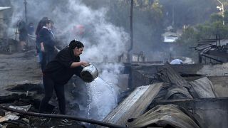 Şili'de orman yangınında evi küle dönen bir kadın 