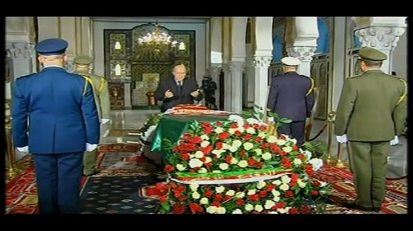 L'Algeria piange l'ultimo uomo forte L'Algeria piange l'ultimo uomo forte