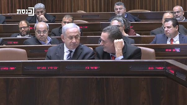Netanyahu costretto a sospendere un comizio per un allarme aereo Netanyahu costretto a sospendere un comizio per un allarme aereo