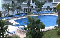 Sigue la investigación por los 3 británicos muertos en una piscina 