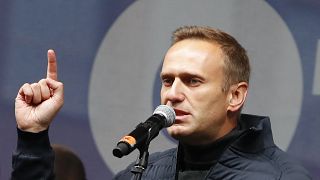 Annak ellenére, hogy börtönbüntetésre számíthat, visszatér Oroszországba Alekszej Navalnij