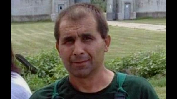 La foto diffusa dalla polizia serba del maniaco seriale La foto diffusa dalla polizia serba del maniaco seriale