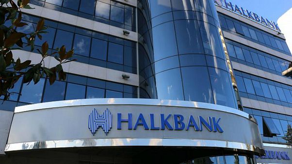 ABD'de İran yaptırımlarını delmekle suçlanan Halk Banka'sının davası ertelendi ABD'de İran yaptırımlarını delmekle suçlanan Halk Banka'sının davası ertelendi