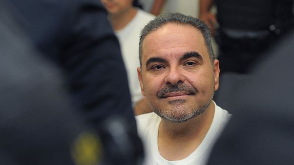 Yolsuzluktan yargılanan eski El Salvador Devlet Başkanı Tony Saca Yolsuzluktan yargılanan eski El Salvador Devlet Başkanı Tony Saca