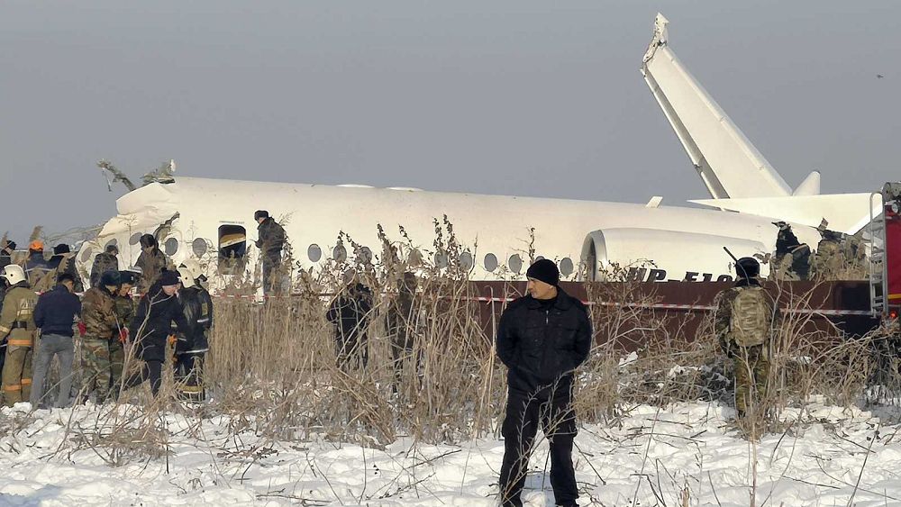 Kazakhstan : un avion s'écrase, au moins 14 morts sur les 100 personnes à bord
