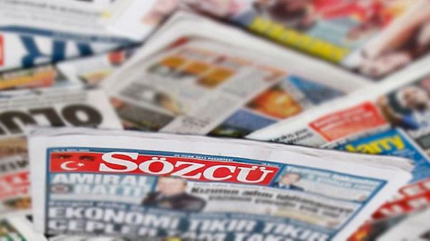 Sözcü gazetesi yazarları Emin Çölaşan ve Necati Doğru'ya 3 yıl 6 ay hapis cezası Sözcü gazetesi yazarları Emin Çölaşan ve Necati Doğru'ya 3 yıl 6 ay hapis cezası