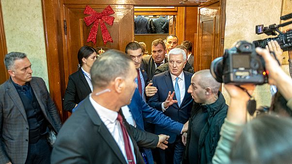 Karadağ’da Sırp kiliselerinin de 'devlet malı' sayılmasını öngören tartışmalı yasa kabul edildi Karadağ’da Sırp kiliselerinin de 'devlet malı' sayılmasını öngören tartışmalı yasa kabul edildi