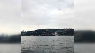 İstanbul Boğazı'nda kuru yük gemisi karaya oturdu