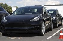 Tesla, Şangay’da rekor hızla ürettiği 'Model 3' araçlarının teslimatına başlıyor