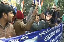 Siguen las protestas en la India contra una controvertida ley de ciudadanía