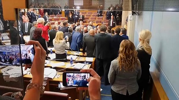 Tumulte im Parlament - Montenegro billigt strittiges Kirchengesetz Tumulte im Parlament - Montenegro billigt strittiges Kirchengesetz
