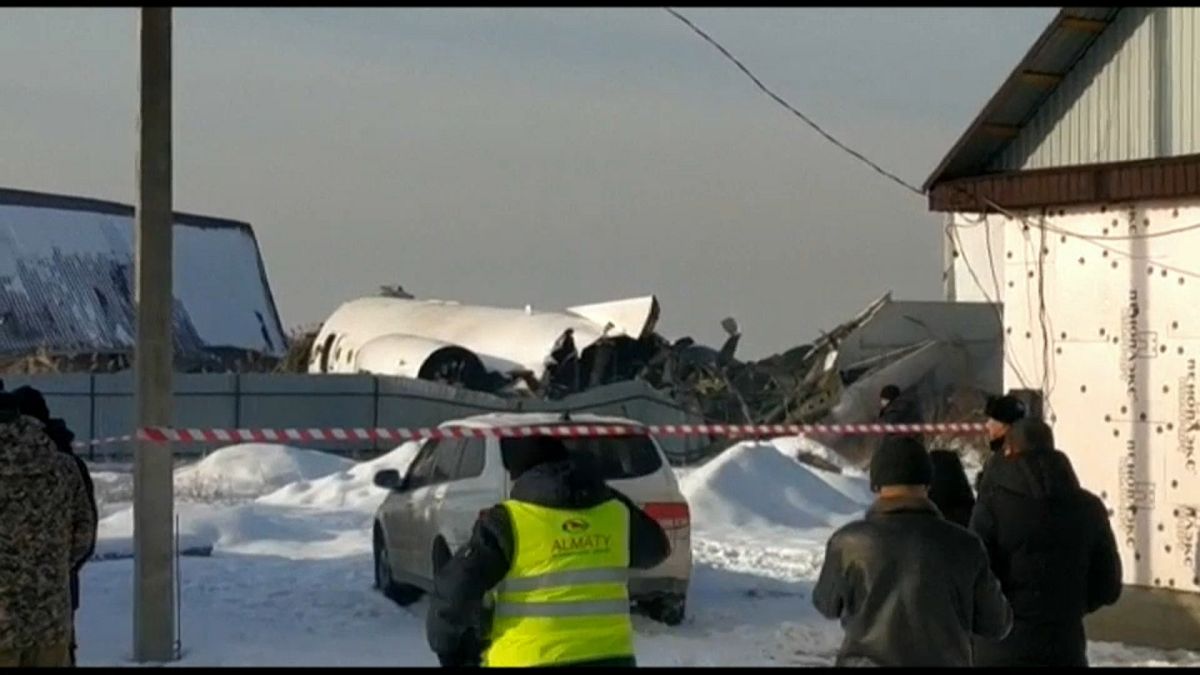 "El avión se aplastó como un acordeón": testimonio de un superviviente