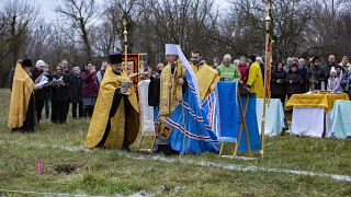 Márk Jegorjevszkij püspök, a Magyar Ortodox Egyházmegye kormányzó főpapja istentisztelet celebrál a leendő templom alapkőletételénél