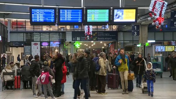 In Francia vacanze di Natale con scioperi In Francia vacanze di Natale con scioperi
