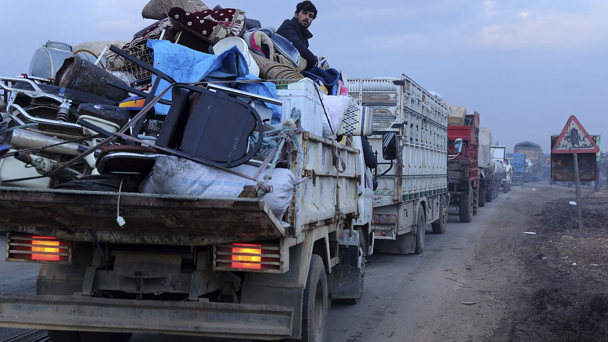 BM: İdlib'de 2 haftada 235 bin sivil yerlerinden edildi