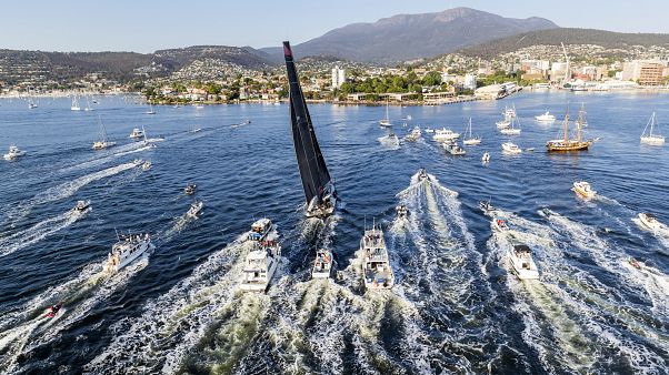 Comanche vence 75ª regata Sydney-Hobart Comanche vence 75ª regata Sydney-Hobart