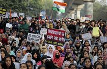Delhi'deki Jamia Millia Islamia Üniversitesi öğrencileri 'Vatandaşlık yasasını' protesto ederken