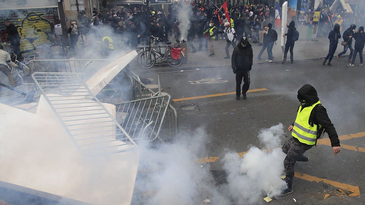 درگیری پلیس و جلیقه‌زردها در پاریس