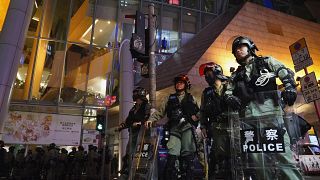                                نیروهای پلیس ضدشورش در هنگ‌کنگ