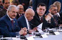 حفتر والسراج في موسكو لتوقيع اتفاق لوقف إطلاق النار في ليبيا