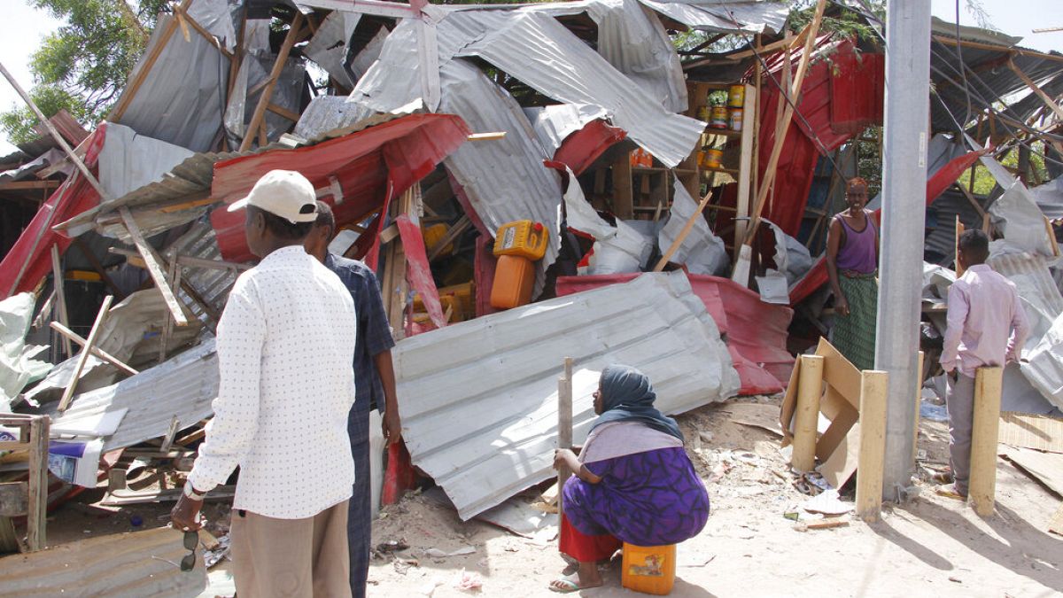 Emelkedik a szombati szomáliai merénylet áldozatainak száma