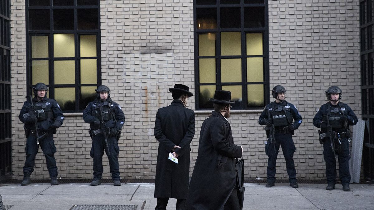 حمله با چاقو به جشن حنوکا یهودیان در نیویورک؛ ۵ نفر زخمی شدند